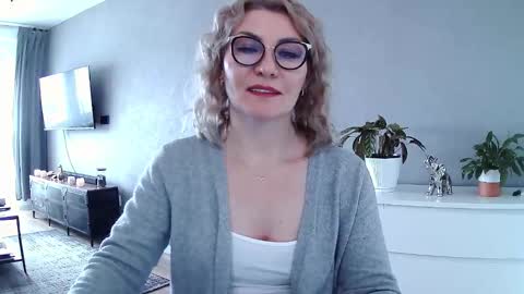 Snapshot of sweetmarthaaa chatting on 02.08.26 sweetmarthaaa online show from 02.08.26