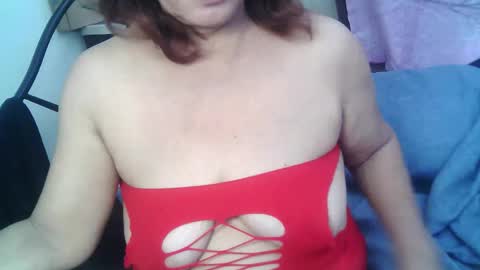 Snapshot of sweetmature_69 chatting on 09.30.25 sweetmature_69 online show from 09.30.25