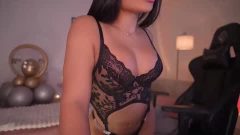 instagram melisabahamon  online show from 10.11.25