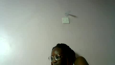 Snapshot of sweetnovah chatting on 05.29.26 Novah girlie online show from 05.29.26