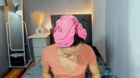 Snapshot of sweetnwildts chatting on 10.13.25 Ghena online show from 10.13.25