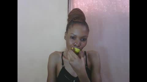 ESTHER online show from 04.08.26