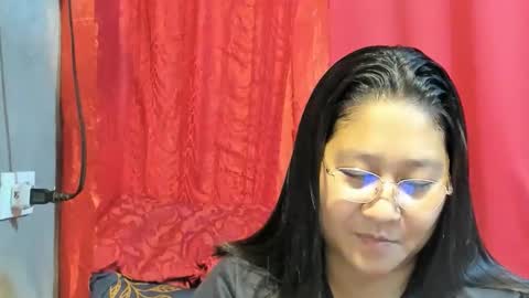 Snapshot of sweetpilipina88 chatting on 03.25.26 MIA online show from 03.25.26