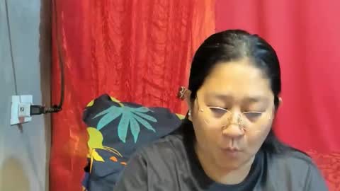 Snapshot of sweetpilipina88 chatting on 04.05.26 MIA online show from 04.05.26