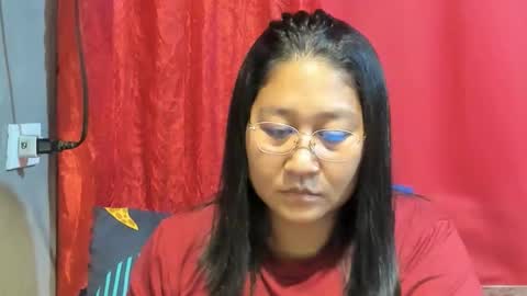 Snapshot of sweetpilipina88 chatting on 04.11.26 MIA online show from 04.11.26