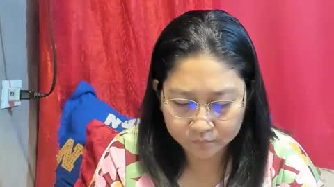 Snapshot of sweetpilipina88 chatting on 04.21.26 MIA online show from 04.21.26