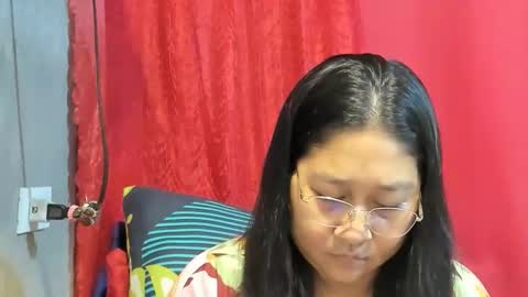 Snapshot of sweetpilipina88 chatting on 04.24.26 MIA online show from 04.24.26