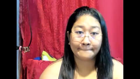 Snapshot of sweetpilipina88 chatting on 04.25.26 MIA online show from 04.25.26