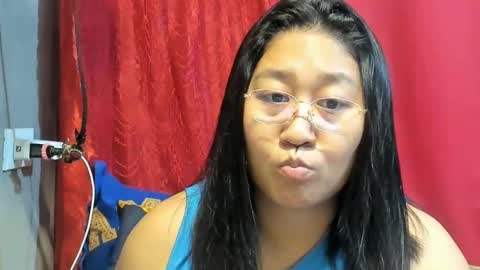 Snapshot of sweetpilipina88 chatting on 04.29.26 MIA online show from 04.29.26