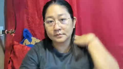 Snapshot of sweetpilipina88 chatting on 05.04.26 MIA online show from 05.04.26