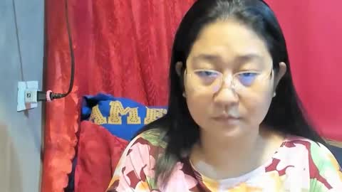 Snapshot of sweetpilipina88 chatting on 05.06.26 MIA online show from 05.06.26