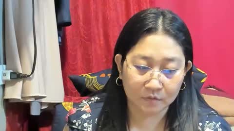 Snapshot of sweetpilipina88 chatting on 05.15.26 MIA online show from 05.15.26