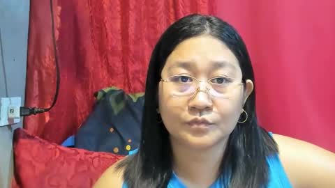 Snapshot of sweetpilipina88 chatting on 05.18.26 MIA online show from 05.18.26