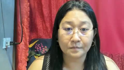 Snapshot of sweetpilipina88 chatting on 05.19.26 MIA online show from 05.19.26
