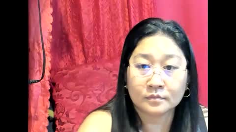 Snapshot of sweetpilipina88 chatting on 05.21.26 MIA online show from 05.21.26