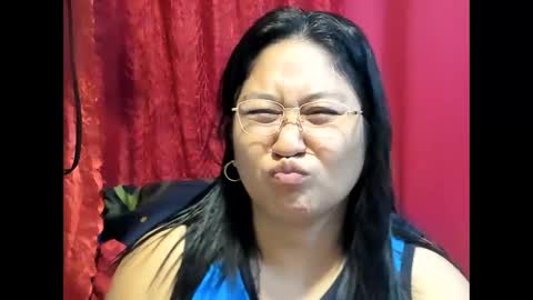 Snapshot of sweetpilipina88 chatting on 05.22.26 MIA online show from 05.22.26