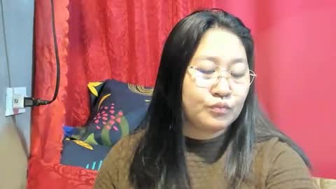 Snapshot of sweetpilipina88 chatting on 05.28.26 MIA online show from 05.28.26