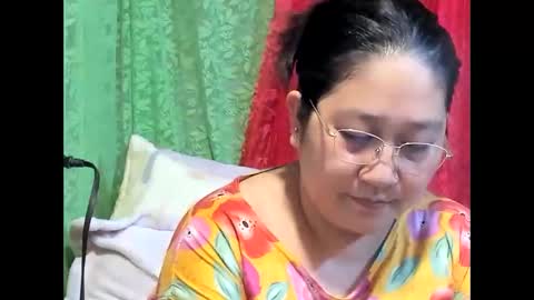 Snapshot of sweetpilipina88 chatting on 06.09.26 MIA online show from 06.09.26