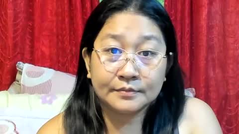 Snapshot of sweetpilipina88 chatting on 06.15.26 MIA online show from 06.15.26
