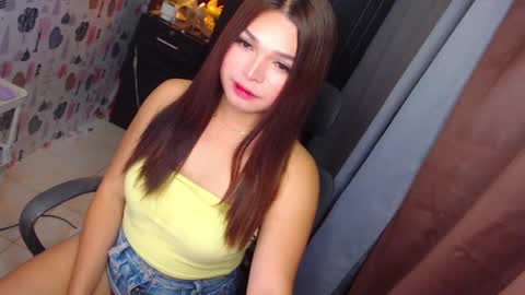 Snapshot of sweetprettyangelts chatting on 02.26.25 angelica online show from 02.26.25