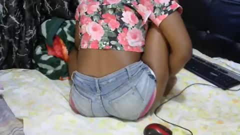 Snapshot of sweetqueen04 chatting on 12.14.24 princess Nelly online show from 12.14.24