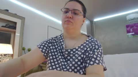 SweetRaisa online show from 04.29.26