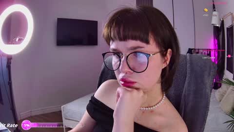 Snapshot of sweetriso chatting on 06.06.26 Alice online show from 06.06.26