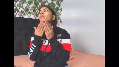 sweetscaarlett online show from 04.19.26