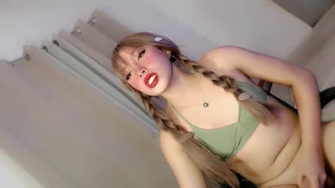 Snapshot of sweetsugarplum1 chatting on 03.08.26 FATIMA online show from 03.08.26
