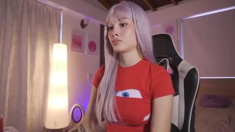 Cat independent model  online show from 02.26.26