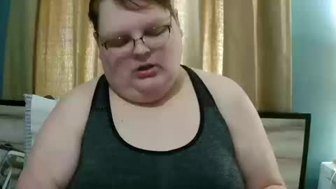 Snapshot of sweetteatrouble chatting on 10.10.25 sweetteatrouble online show from 10.10.25