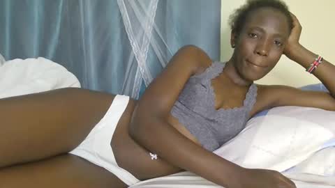 Snapshot of sweetvalariy chatting on 09.15.25 sweetvalariy online show from 09.15.25