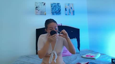 Snapshot of sweetx__mia chatting on 05.11.26 Mia online show from 05.11.26