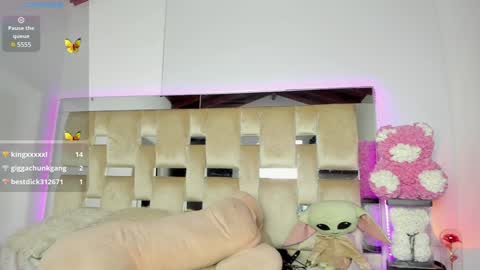 Snapshot of sweety_honeey chatting on 01.11.25 independent model online show from 01.11.25