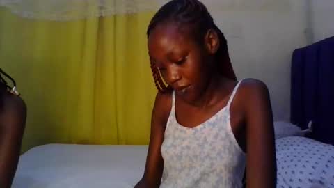 Snapshot of sweety_melanin chatting on 04.18.26 Vickky online show from 04.18.26