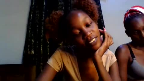 Snapshot of sweety_melanin chatting on 05.21.26 Vickky online show from 05.21.26