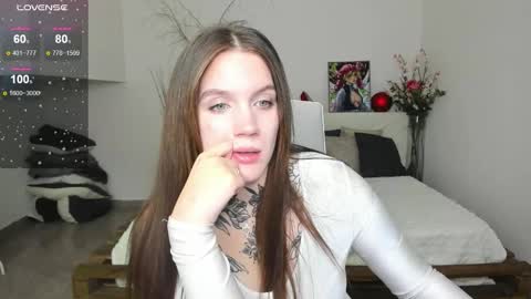 Snapshot of sweetyladiy chatting on 10.13.25 Aiza online show from 10.13.25