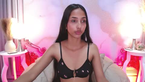 Snapshot of sweetylally chatting on 09.17.25 LAURA online show from 09.17.25