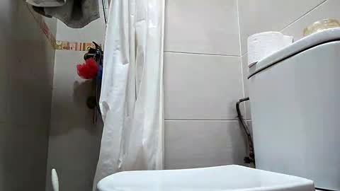 Snapshot of sweetywhity2 chatting on 04.24.26 Silvia online show from 04.24.26