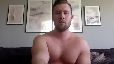 Snapshot of swekingxx chatting on 02.05.25 swekingxx online show from 02.05.25