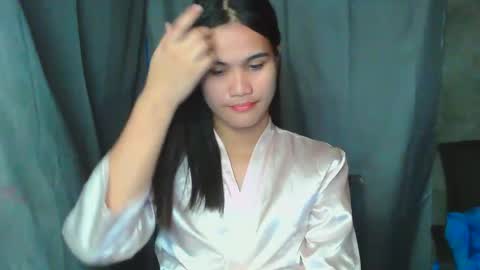 Snapshot of swettie_rhea chatting on 04.19.26 Rhea online show from 04.19.26