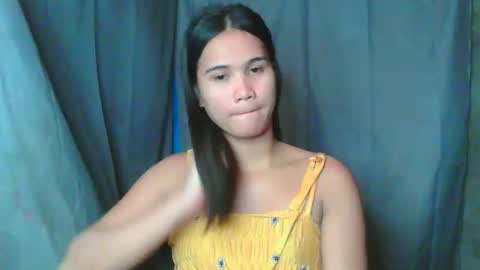 Snapshot of swettie_rhea chatting on 04.24.26 Rhea online show from 04.24.26