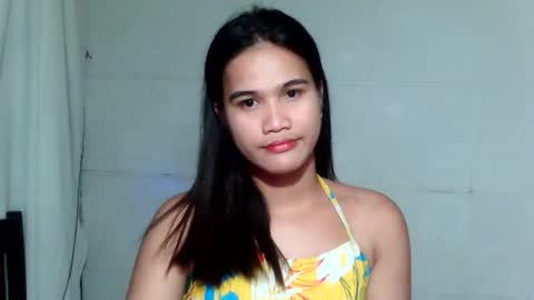 Snapshot of swettie_rhea chatting on 05.06.26 Rhea online show from 05.06.26