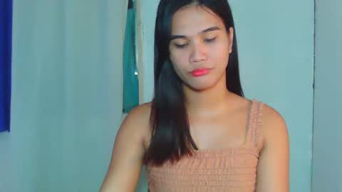 Snapshot of swettie_rhea chatting on 05.21.26 Rhea online show from 05.21.26