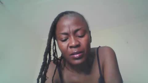 Snapshot of swtebony1 chatting on 05.11.26 ALICIA online show from 05.11.26