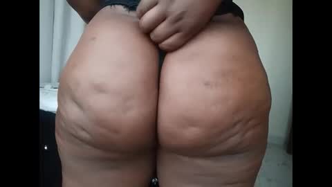 Snapshot of swtsdivas chatting on 02.05.26 swtsdivas online show from 02.05.26