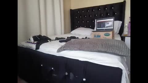 Snapshot of swtsdivas chatting on 02.14.26 swtsdivas online show from 02.14.26