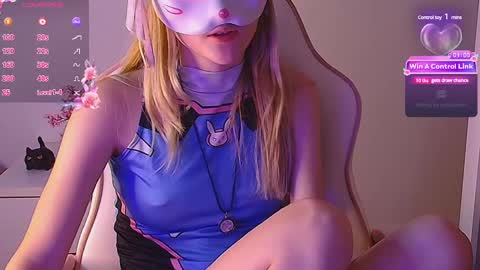 Snapshot of sydney_max chatting on 02.28.25 Milena online show from 02.28.25