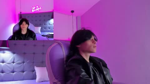 Snapshot of sylasfrost chatting on 11.23.25 sylasfrost online show from 11.23.25