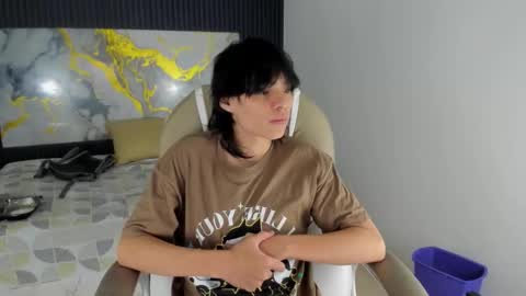 Snapshot of sylasfrost chatting on 12.01.25 sylasfrost online show from 12.01.25